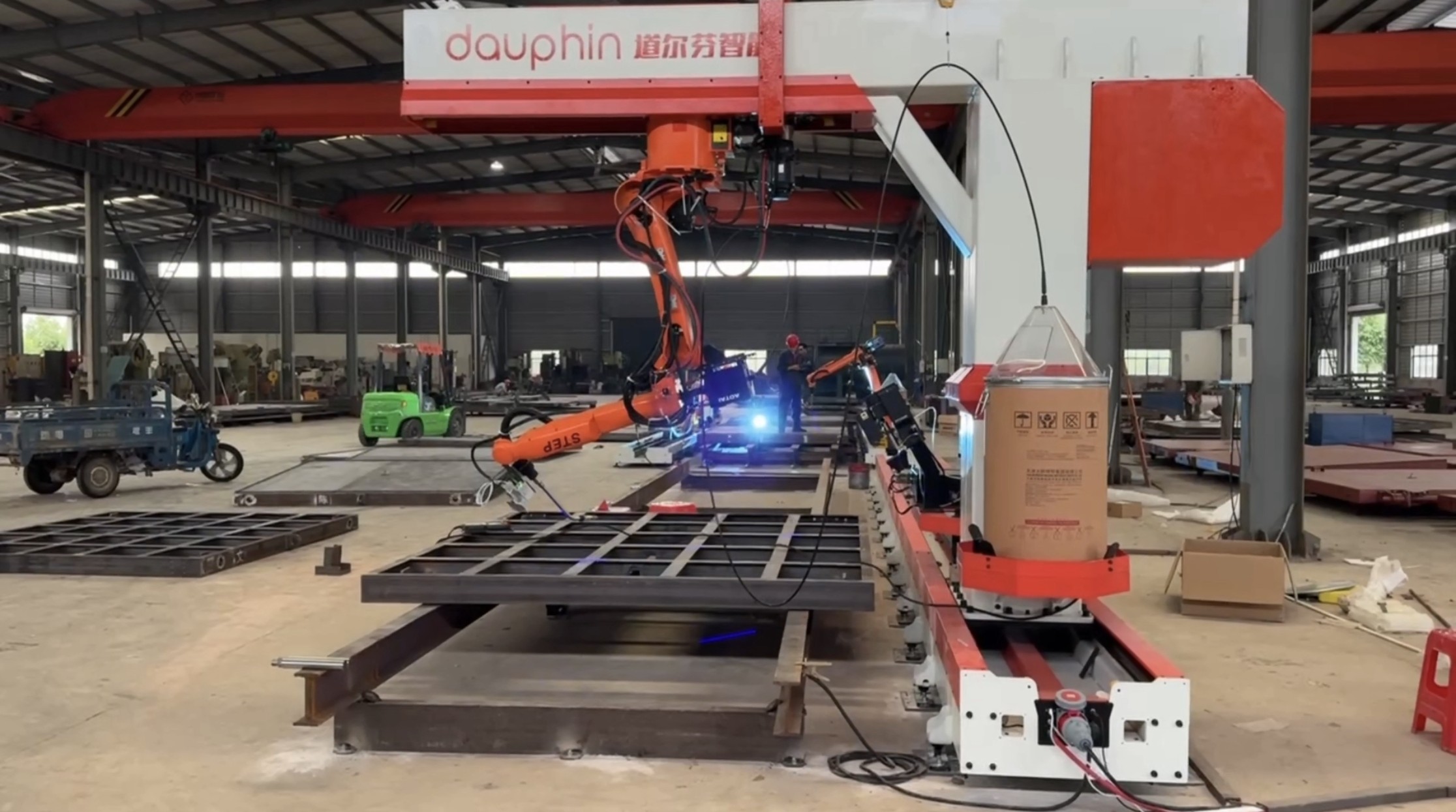 Dauphin Smart Teach-Free Welding Robot Deployment Case · Photo 03