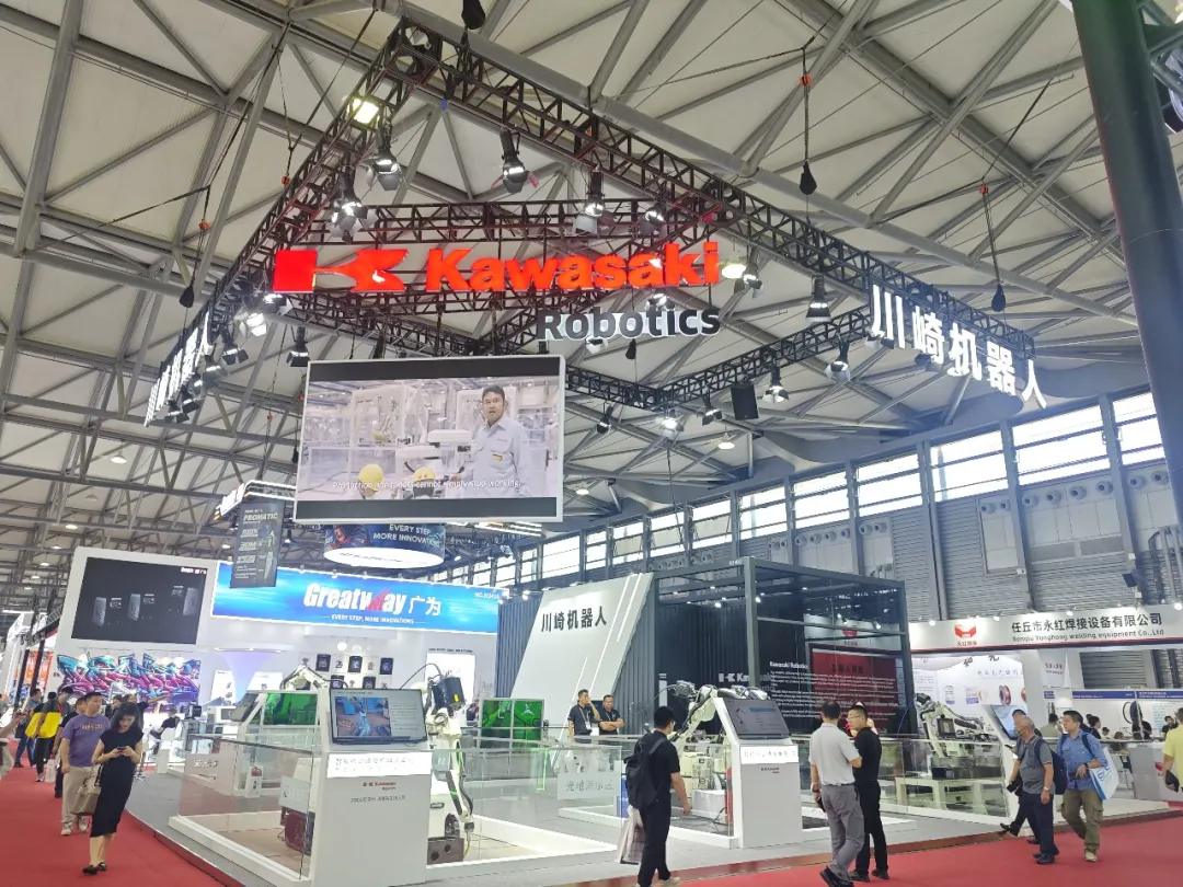 Dauphin Smarts joins Kawasaki Robotics and Shanghai Hezong at Essen Welding Show, opening a new era of autonomous-decision welding